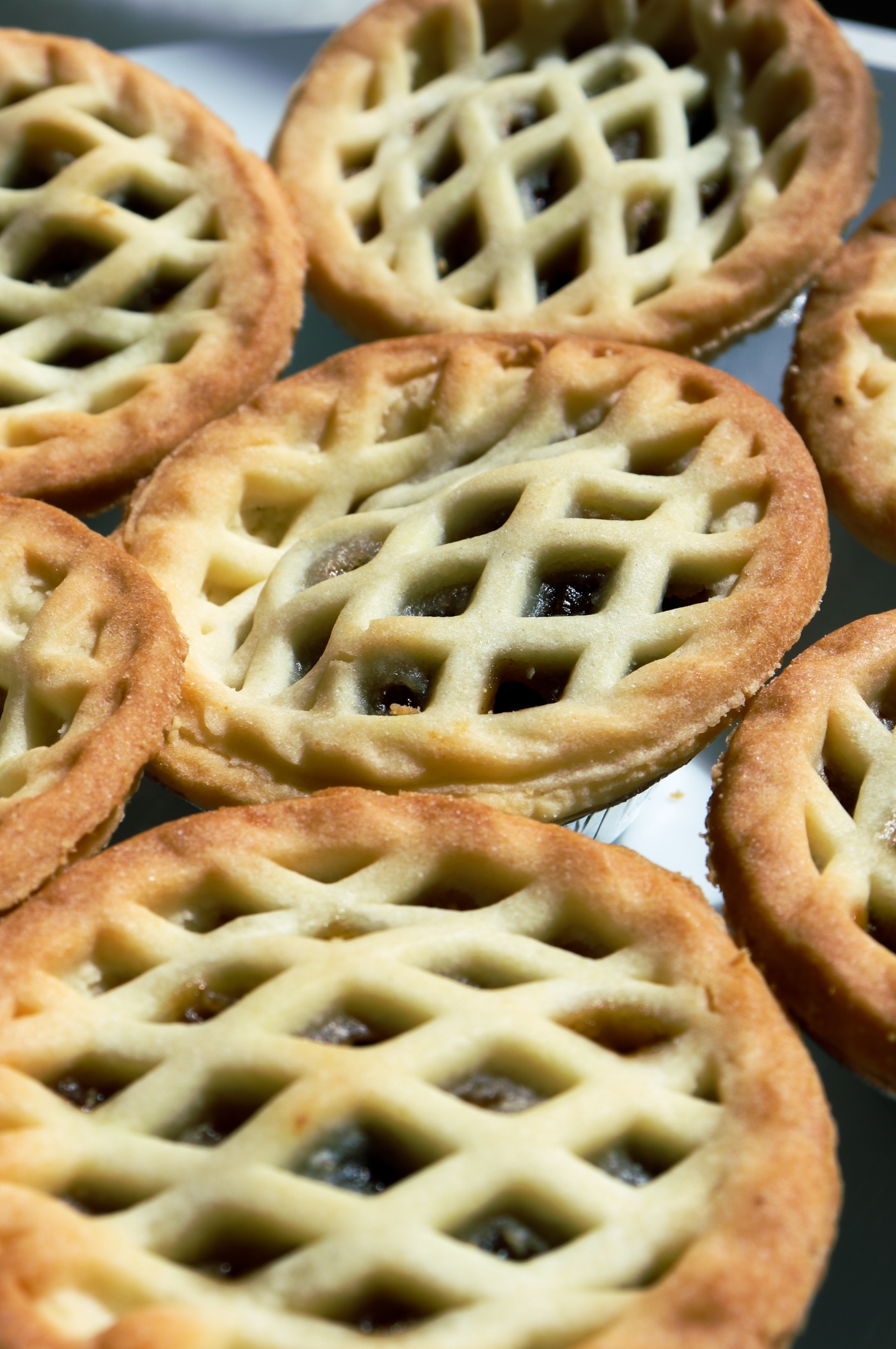 A guide to taking mouth-watering photos of pies and other desserts.